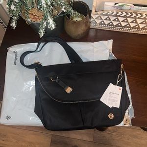 LULULEMON FESTIVAL BAG 5L BLACK NWT